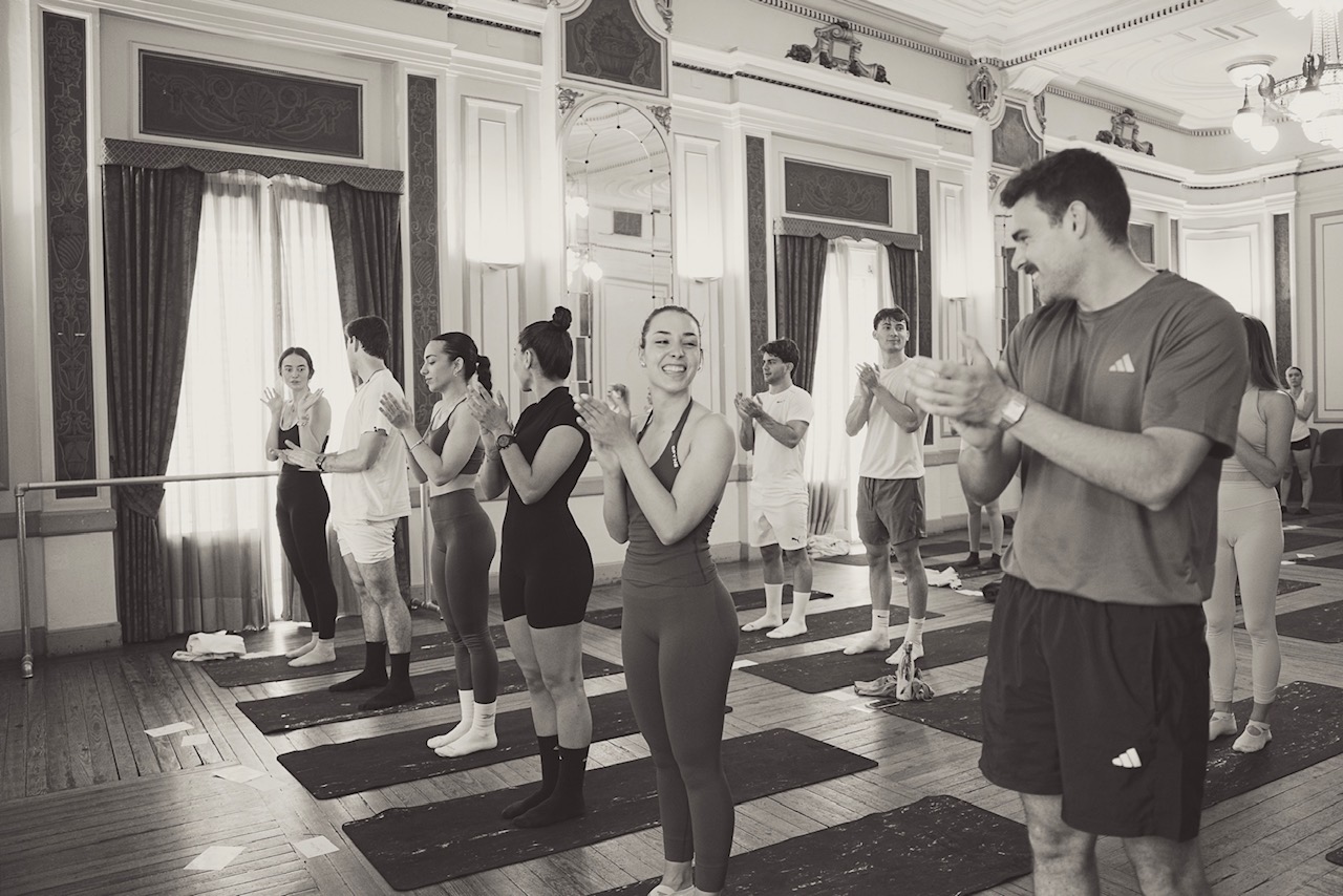 Clase de barre en el 25 aniversario de SLOA Pilates Castellón
